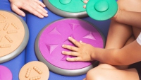 W czym zabawki sensoryczne są lepsze od innych zabawek?