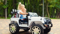 Pojazdy elektryczne dla dzieci – co proponują producenci?